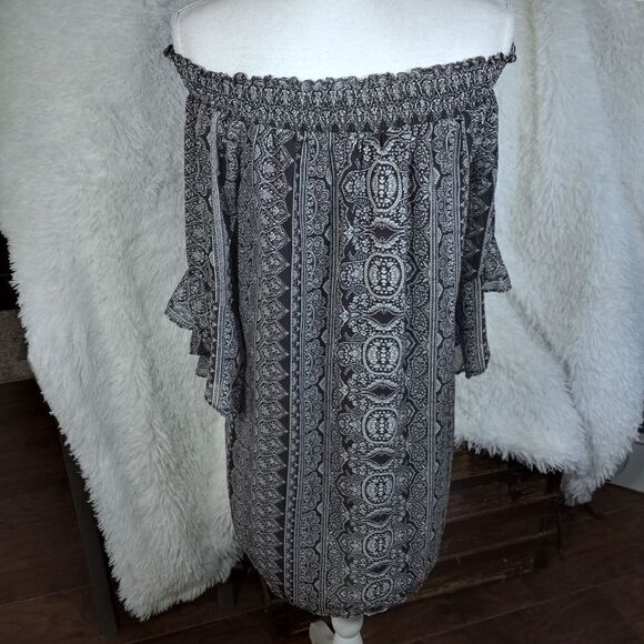 CITY TRIANGLES BLACK & WHITE OFF-THE-SHOULDER BELL SLEEVE DRESS SZ.L EUC - Picture 7 of 10
